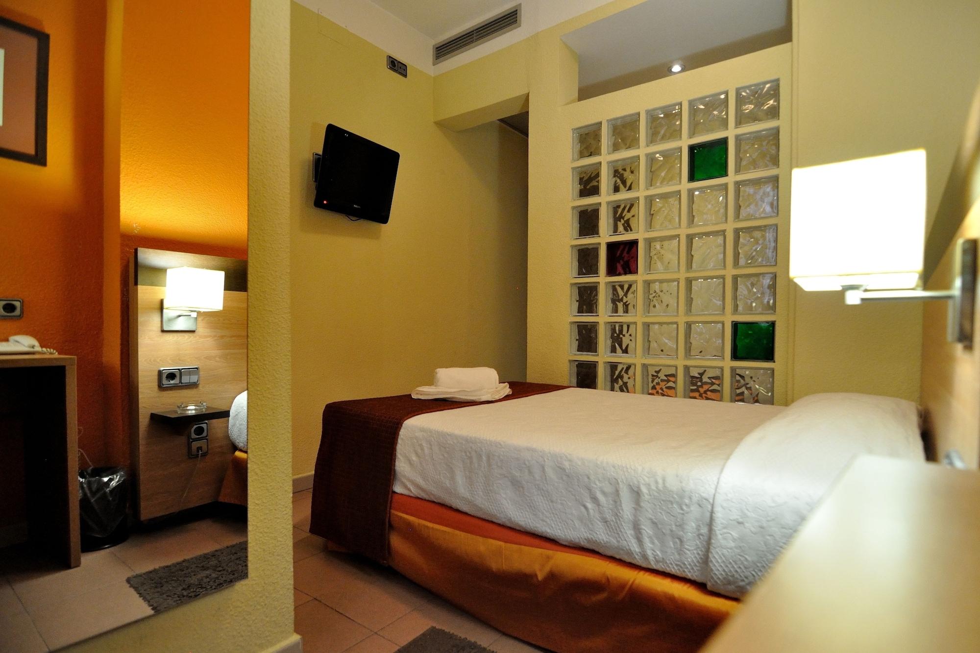 Hostal Ballesta Madrid Exterior photo