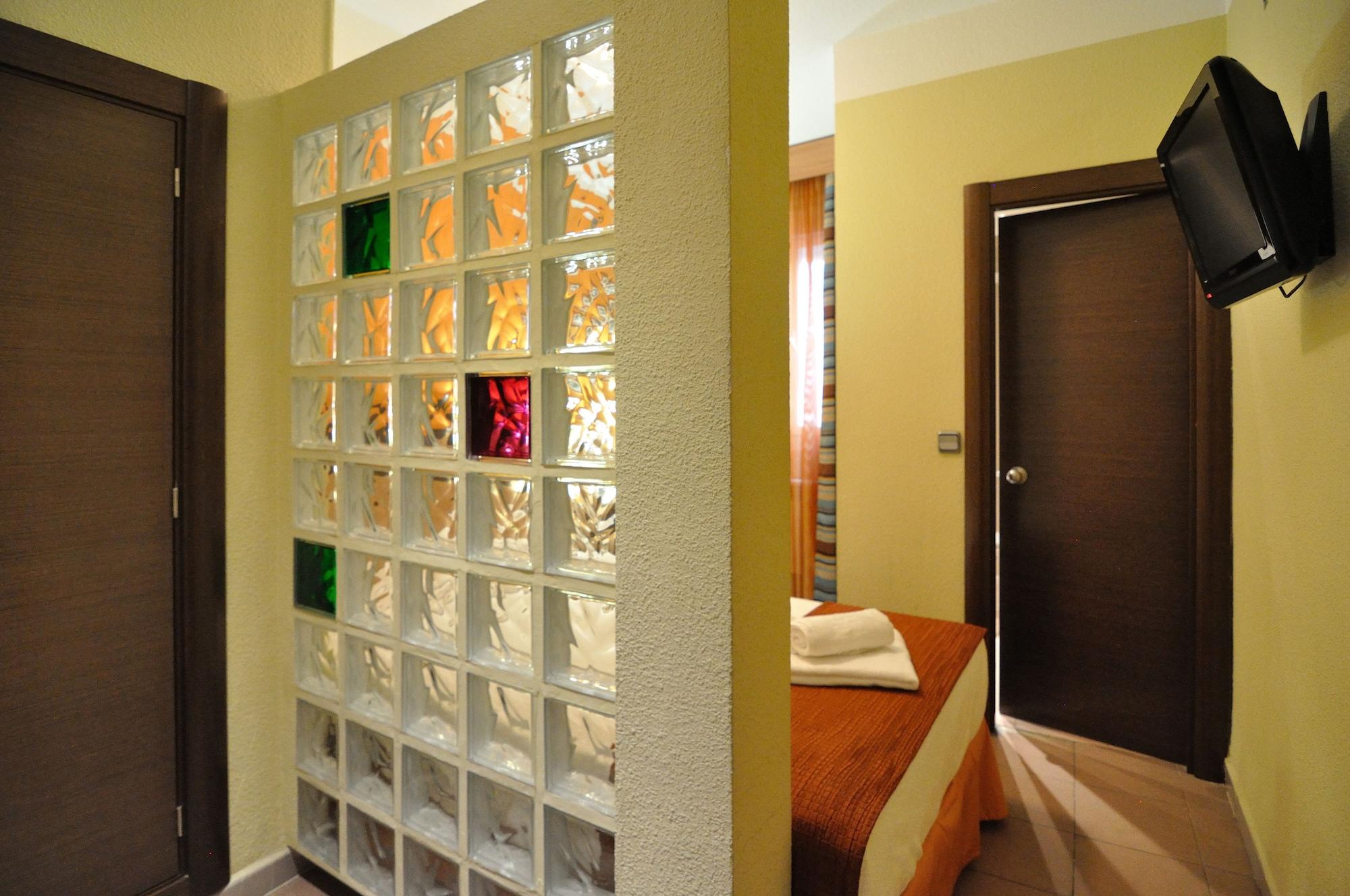 Hostal Ballesta Madrid Exterior photo