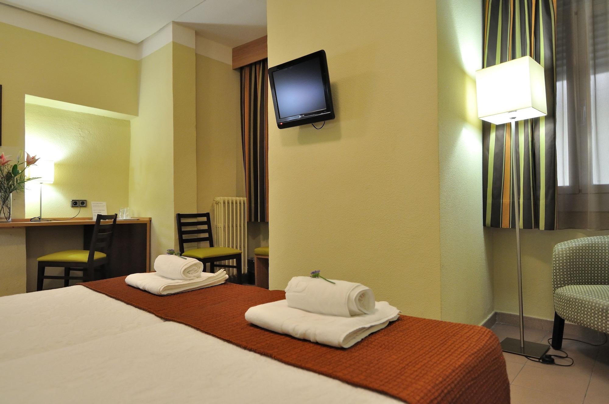Hostal Ballesta Madrid Exterior photo