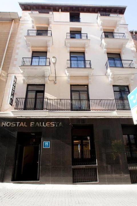Hostal Ballesta Madrid Exterior photo