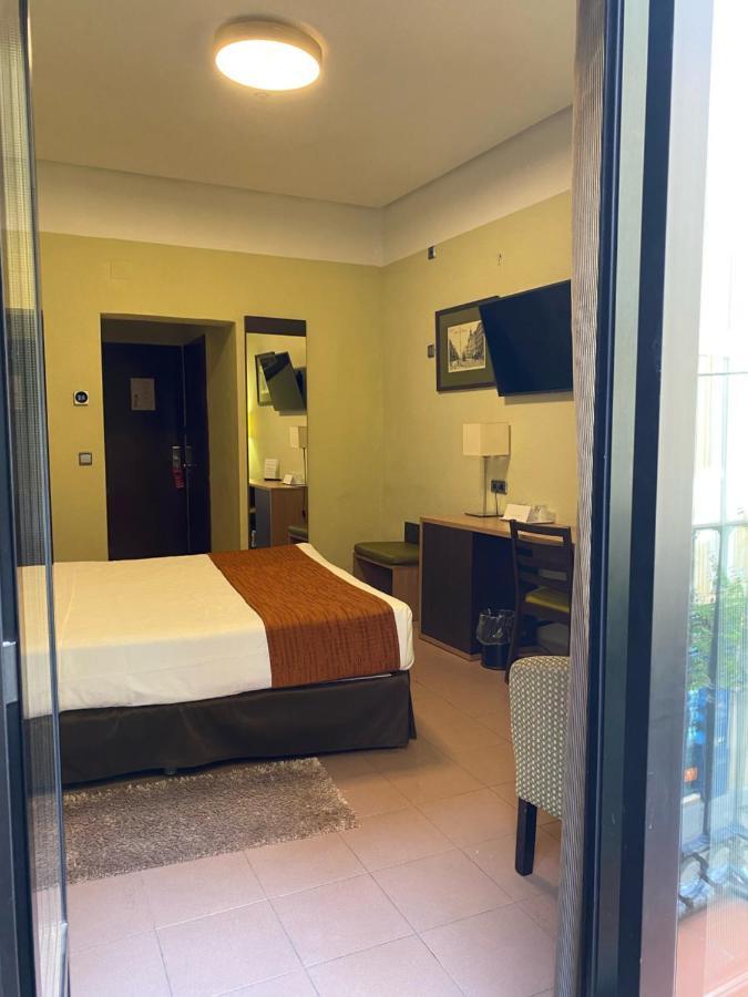 Hostal Ballesta Madrid Exterior photo