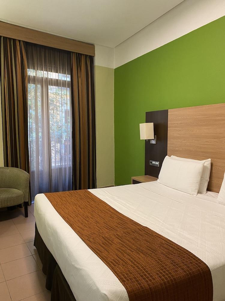 Hostal Ballesta Madrid Exterior photo