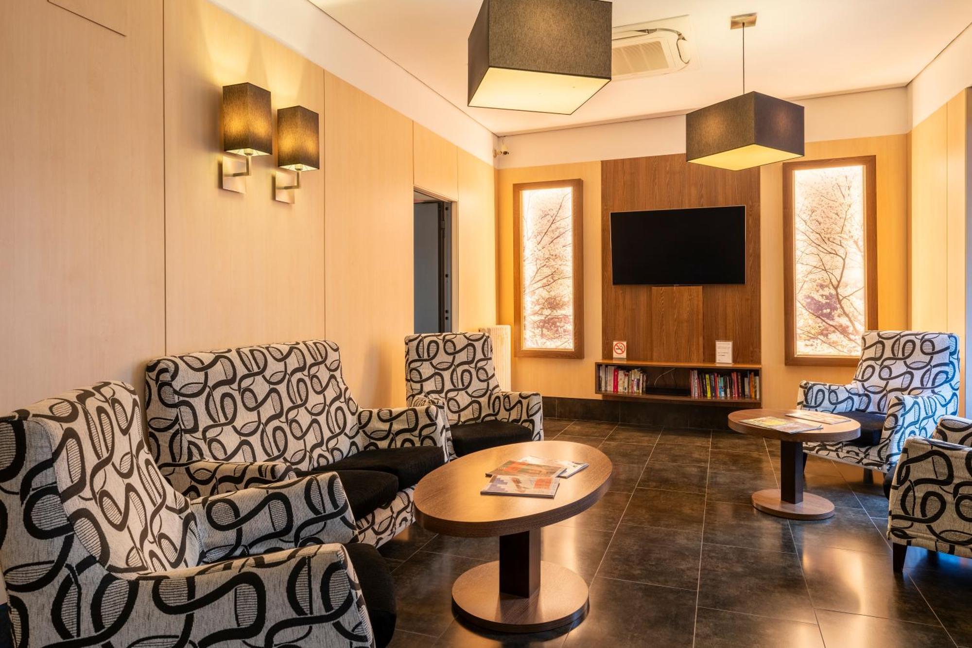 Hostal Ballesta Madrid Exterior photo