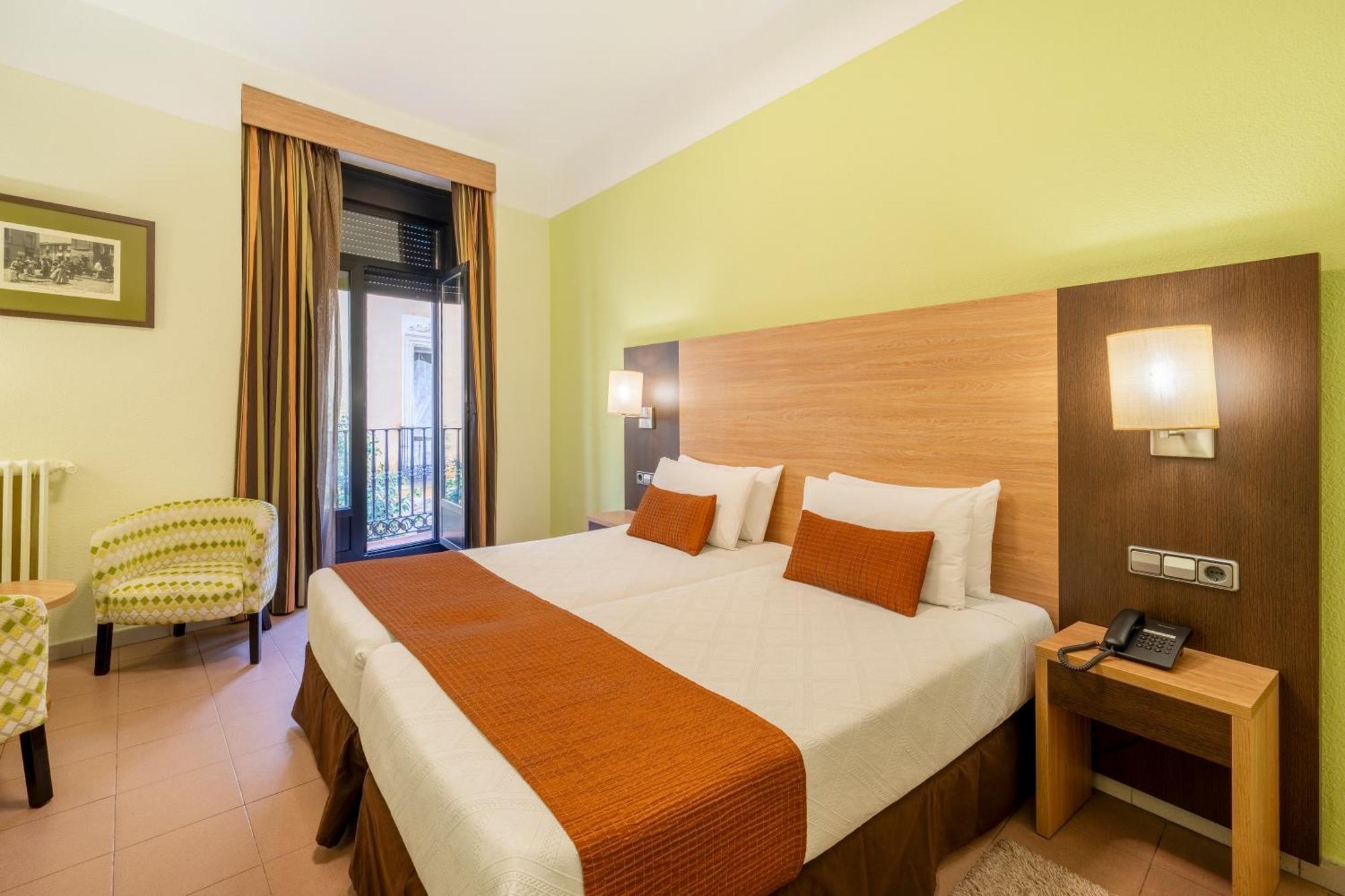 Hostal Ballesta Madrid Exterior photo
