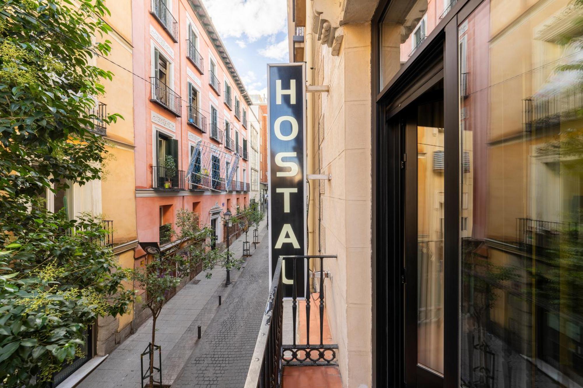Hostal Ballesta Madrid Exterior photo