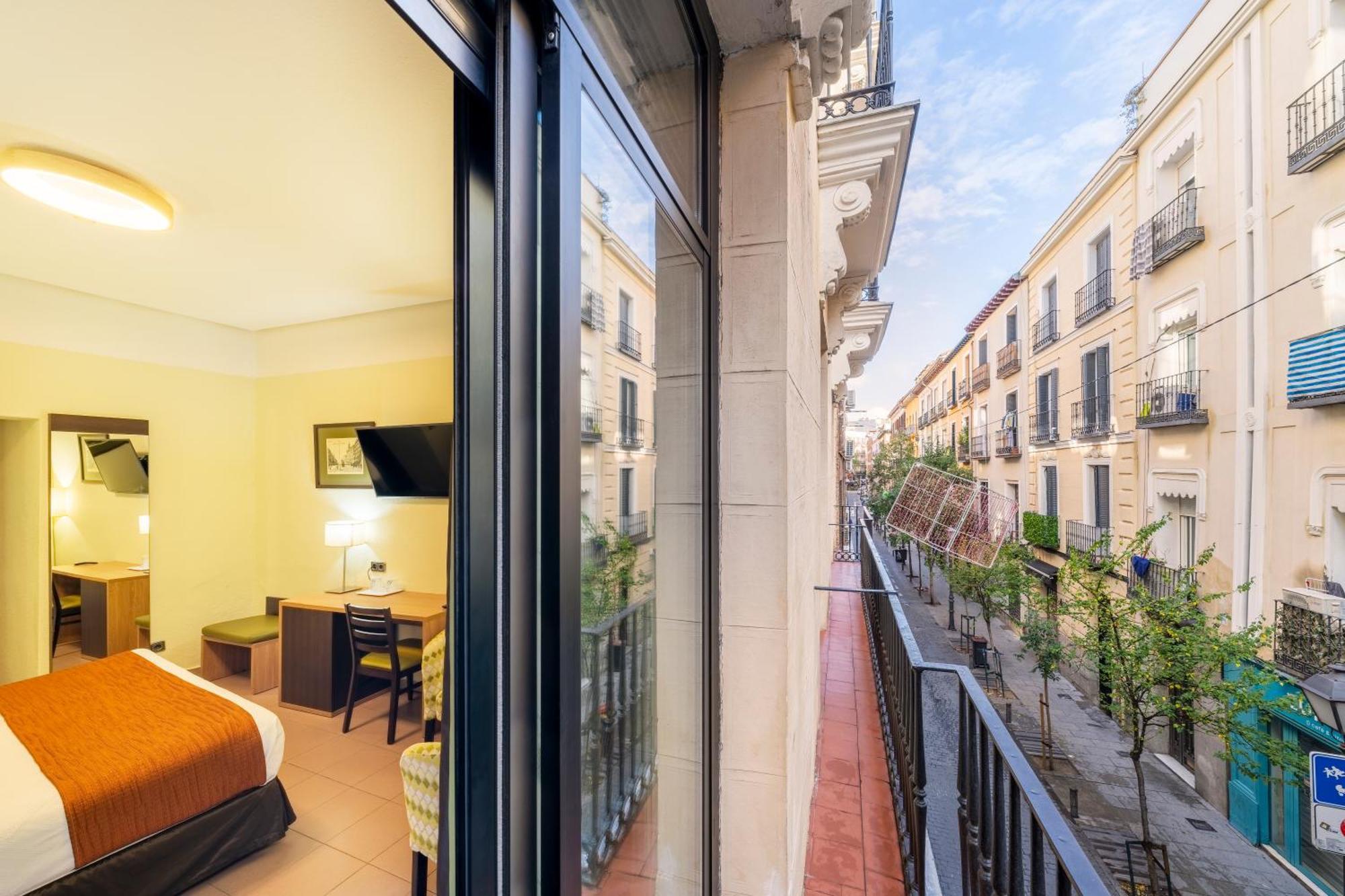Hostal Ballesta Madrid Exterior photo